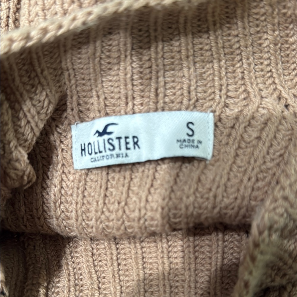 Hollister Beige Ribbed Sweater